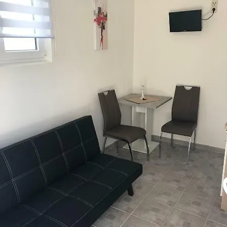 Geli Apartman Vir