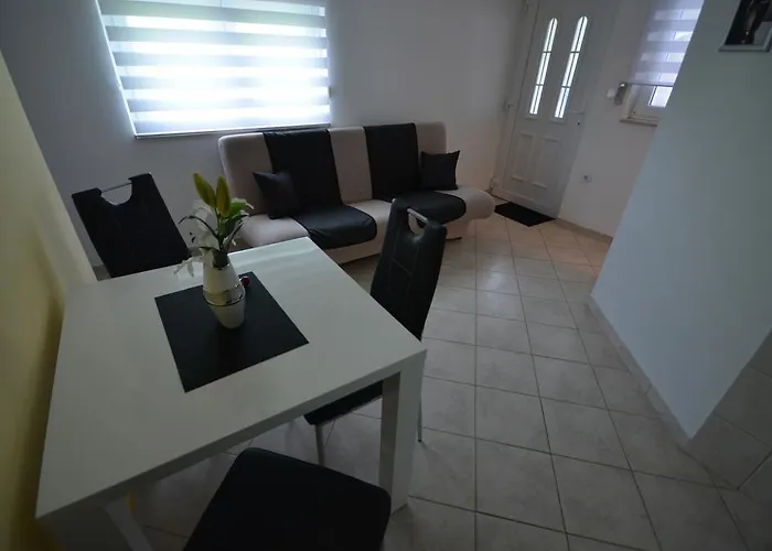 Geli Apartament Vir