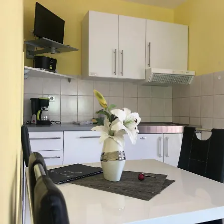 アパート Geli ヴィル